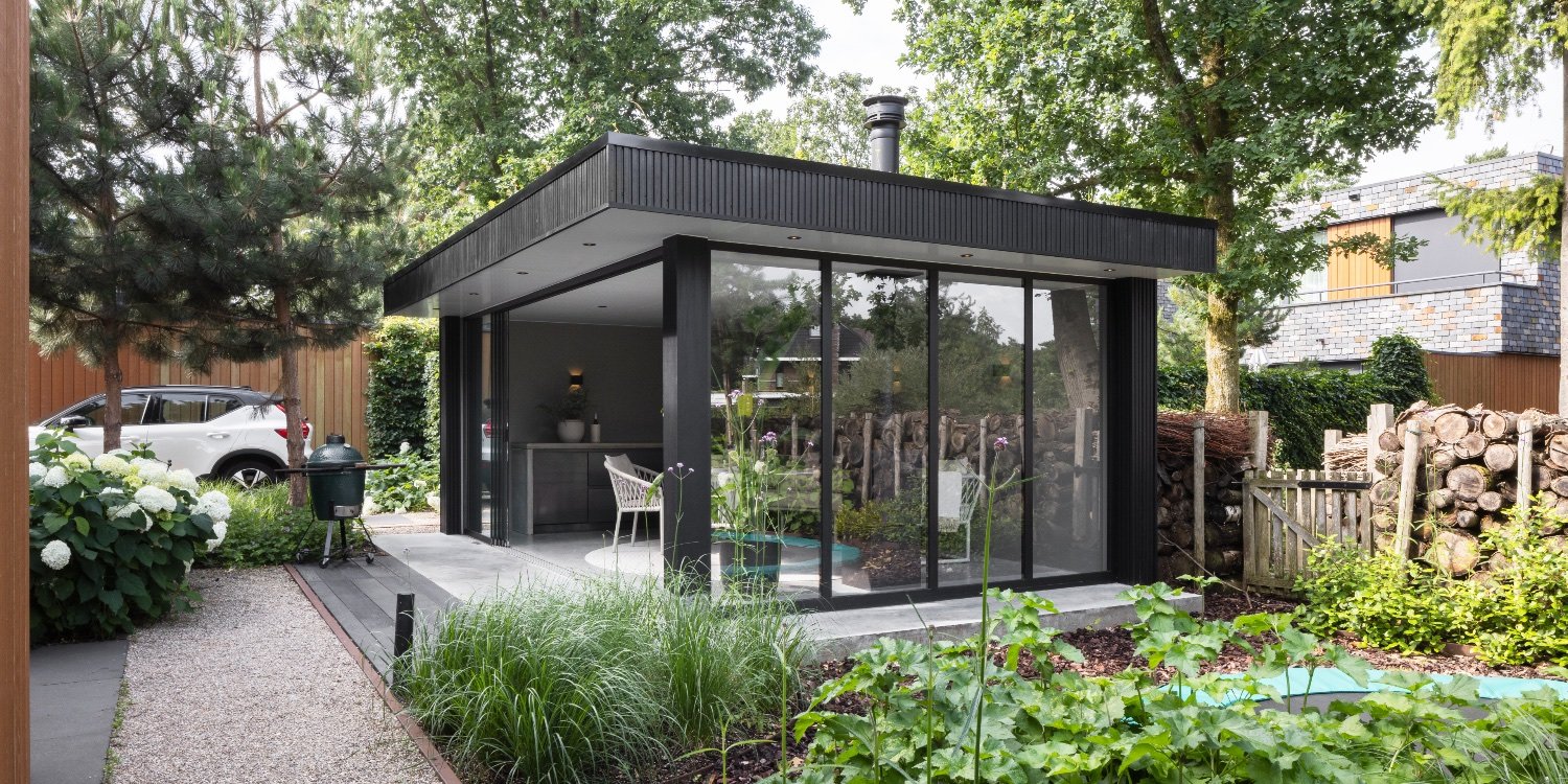 Moderne tuinkamer met buitenkeuken