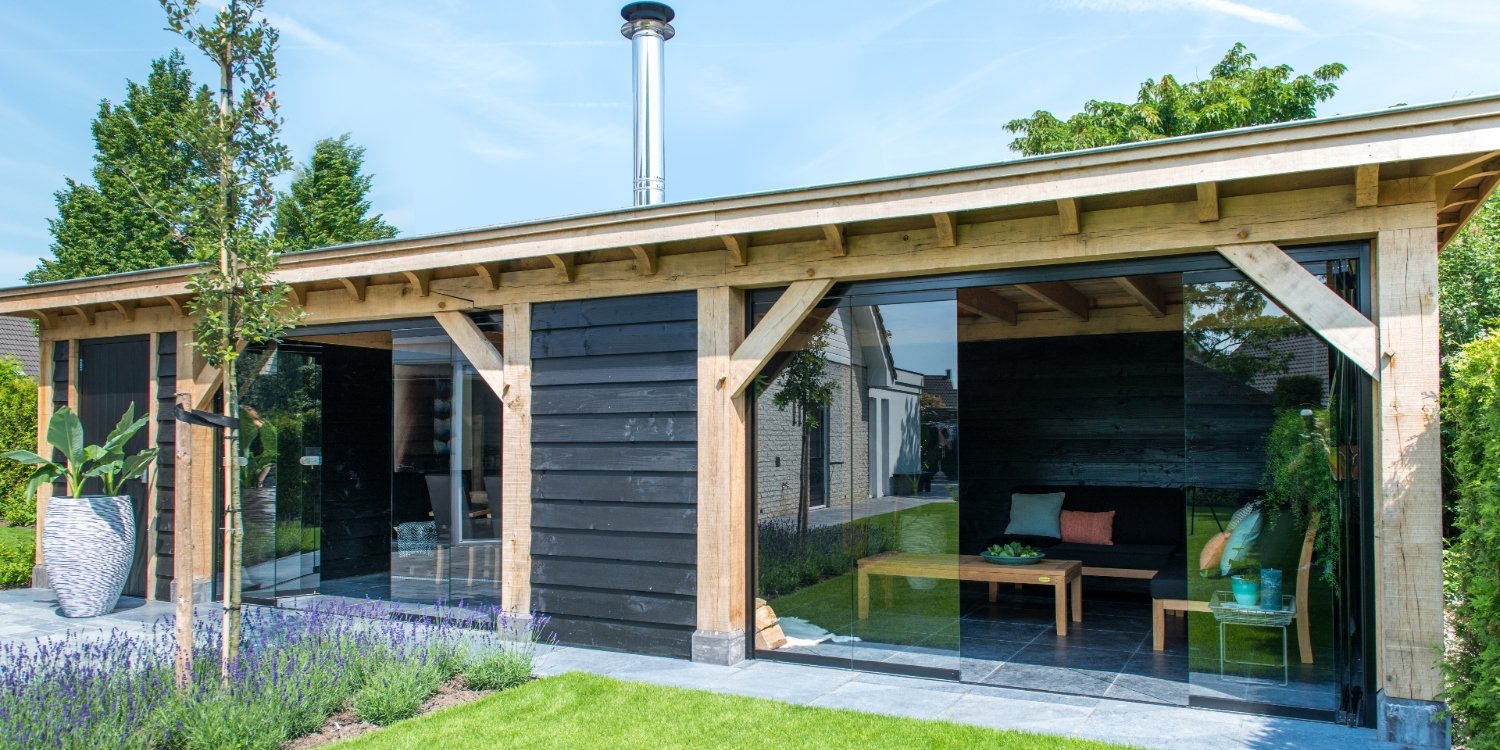 Tuinkamer met glazen schuifwanden