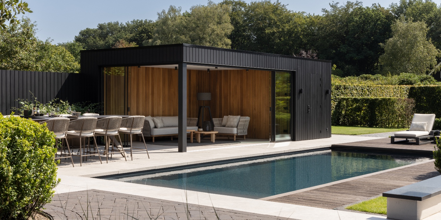 Modern poolhouse met zwembad