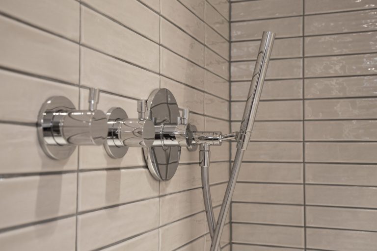 Afbeelding binnen douche