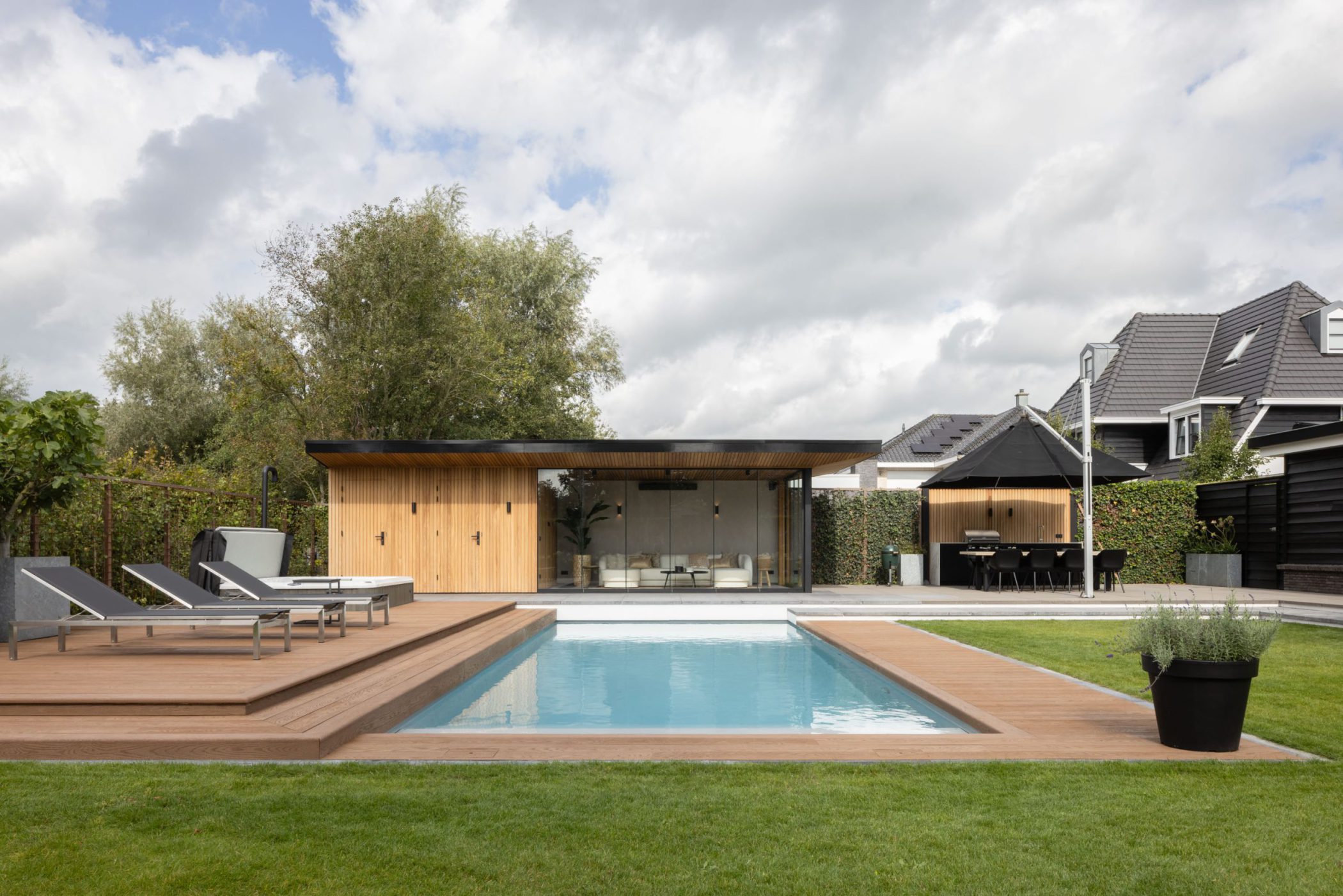 Afbeelding Poolhouse met zwembad