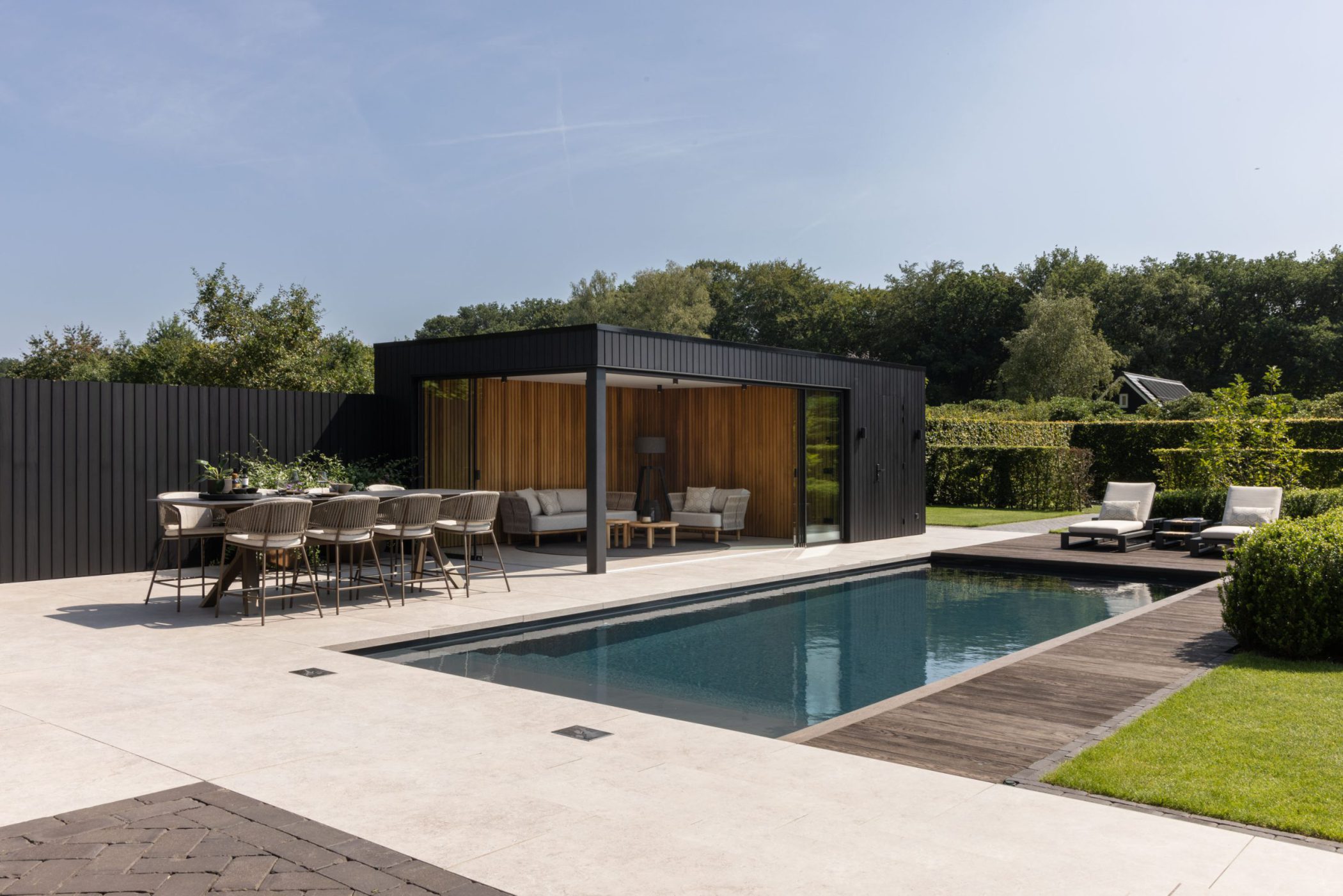 Afbeelding Modern poolhouse met zwembad