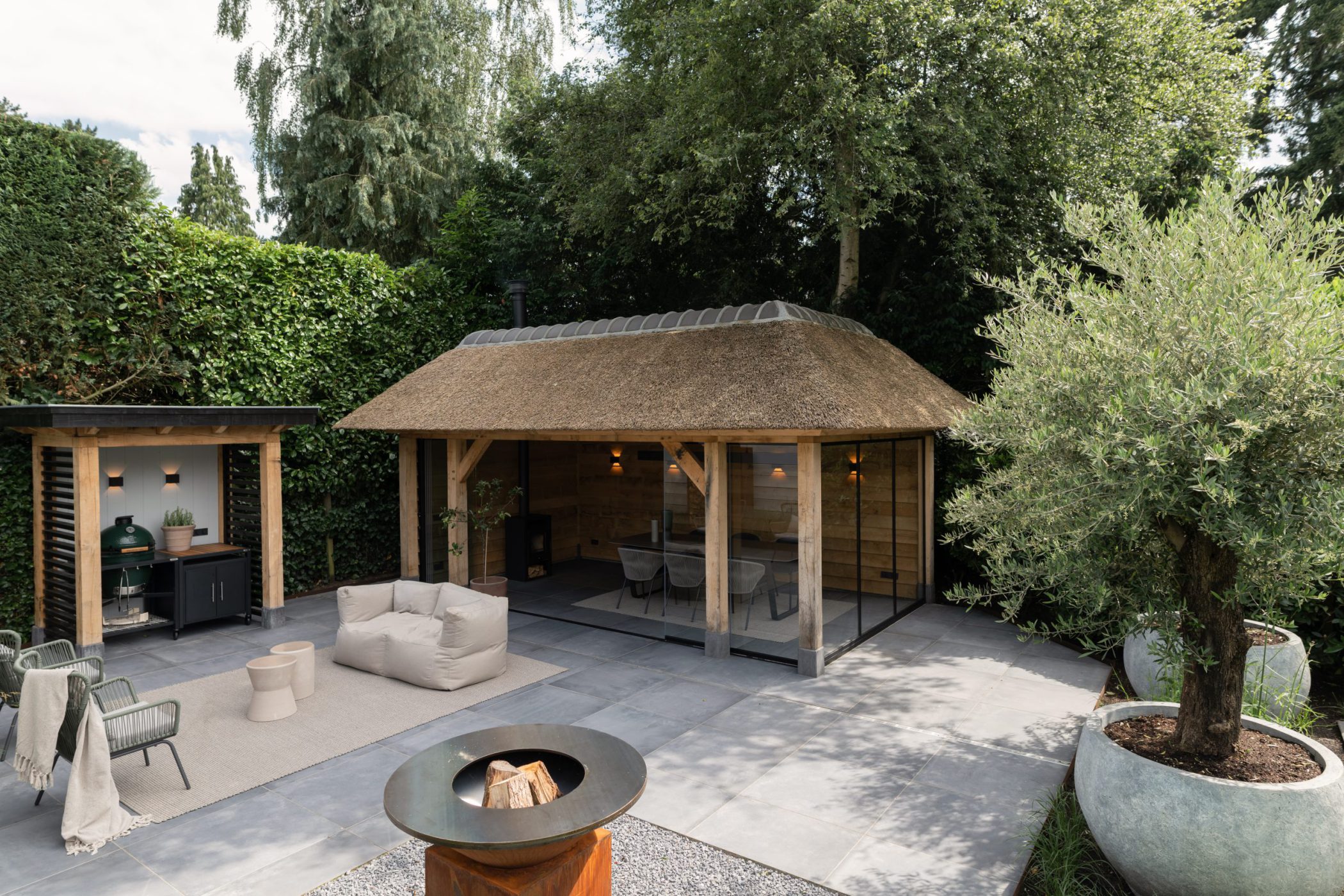 Afbeelding Luxe eiken tuinkamer rietgedekt